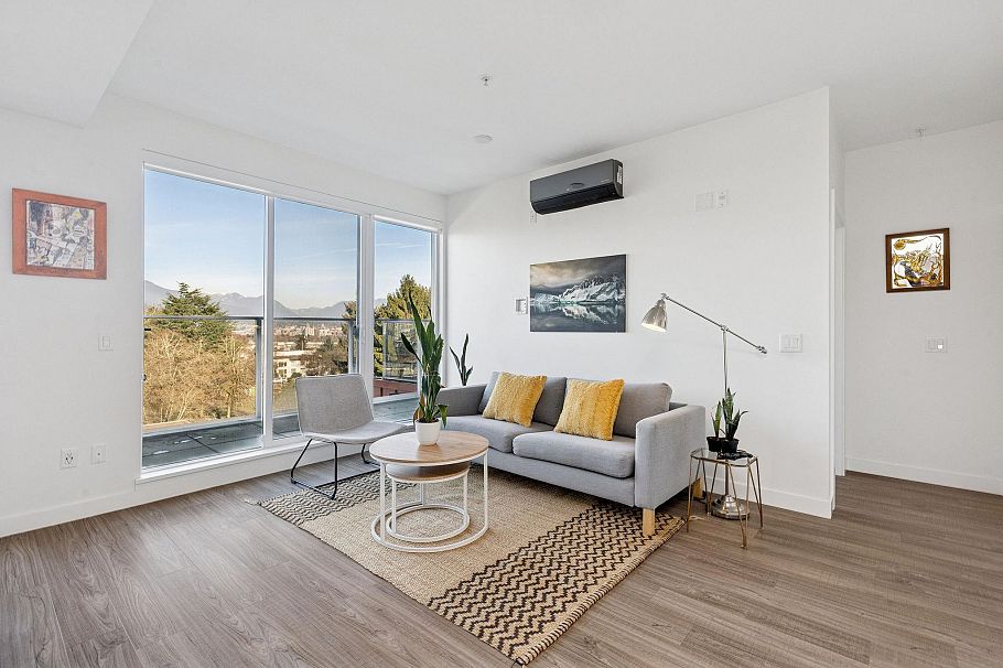 505 379 E Broadway Vancouver, BC - 3