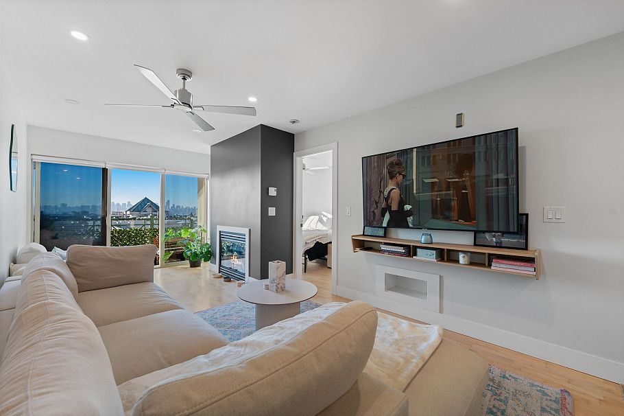 414 332 Lonsdale Avenue North Vancouver, BC - 14