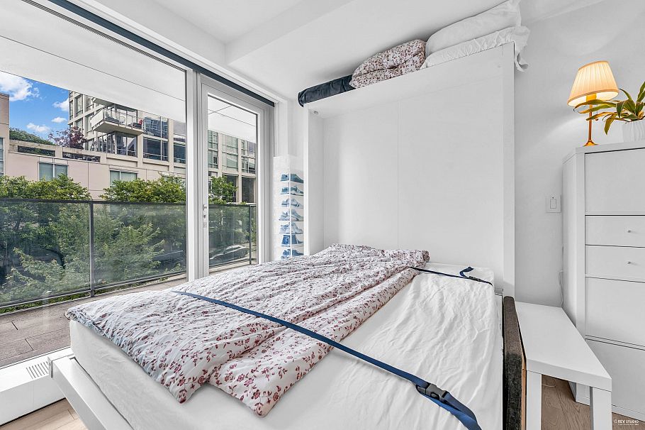 303 1480 Howe Street Vancouver, BC - 9