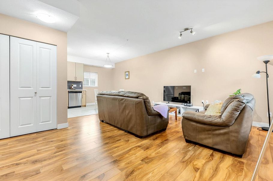 121 3888 Norfolk Street Burnaby, BC - 6