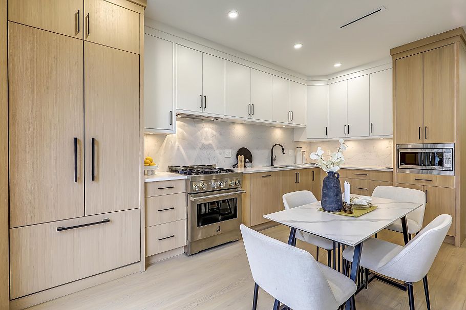 1 3695 E 26 Avenue Vancouver, BC - 13