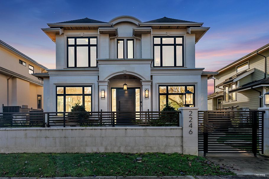 2246 W 20th Avenue Vancouver, BC - 1