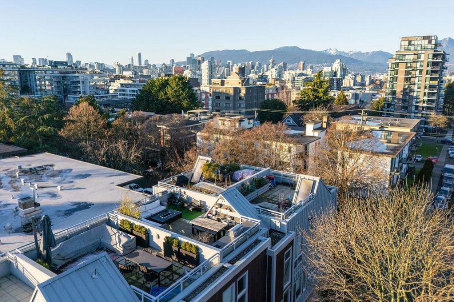 2323 Brunswick Street Vancouver, BC - 1