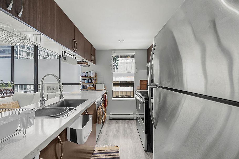 1506 1060 Alberni Street Vancouver, BC - 2