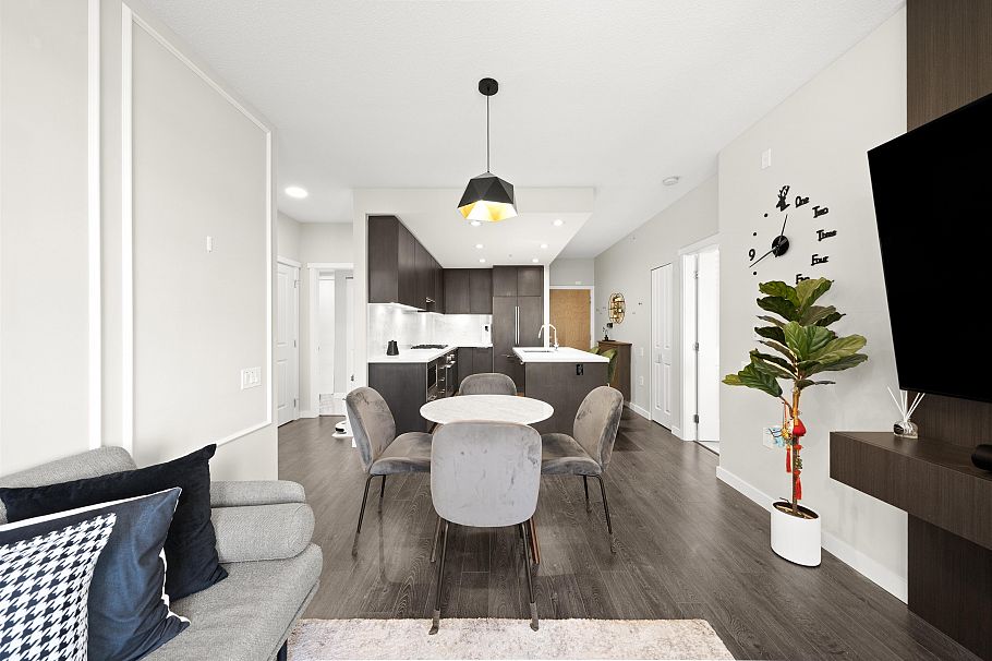 106 3188 Riverwalk Avenue Vancouver, BC - 5