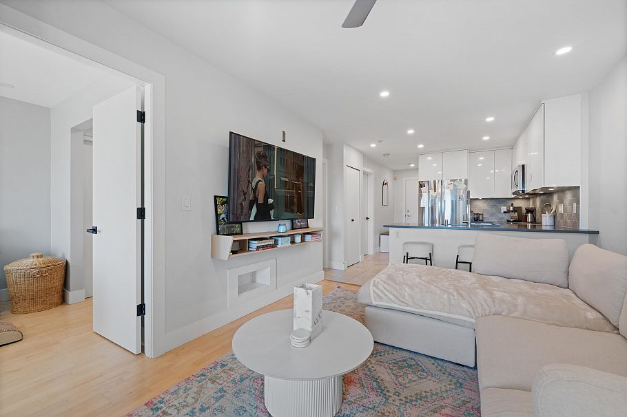 414 332 Lonsdale Avenue North Vancouver, BC - 15