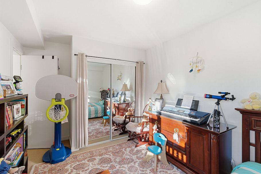 109 1033 St. Georges Avenue North Vancouver, BC - 13