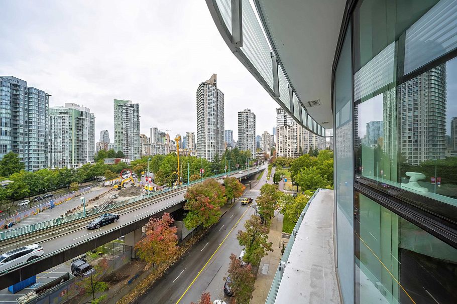 785 87 Nelson Street Vancouver, BC - 25