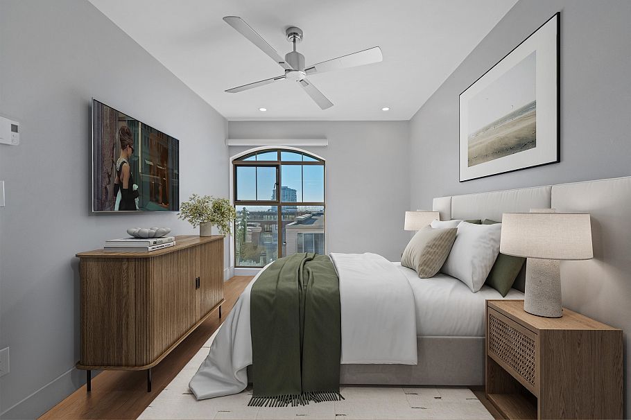 414 332 Lonsdale Avenue North Vancouver, BC - 2