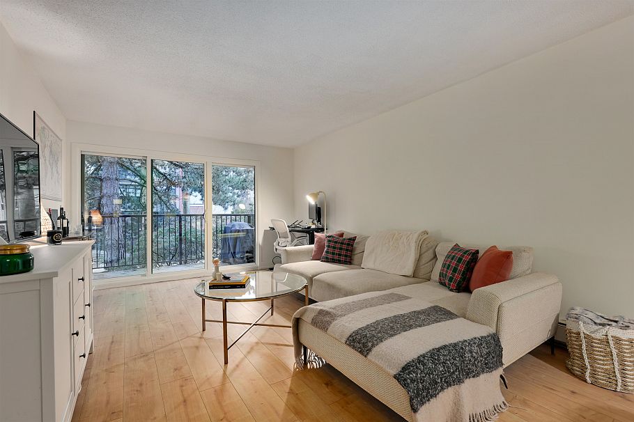 205 330 E 7th Avenue Vancouver, BC - 3