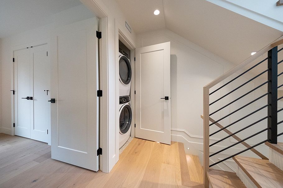 1 2154 E 6th Avenue Vancouver, BC - 25