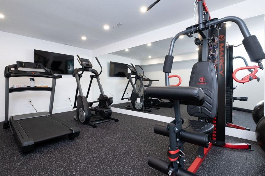 4283 Capilano Road North Vancouver, BC - 34