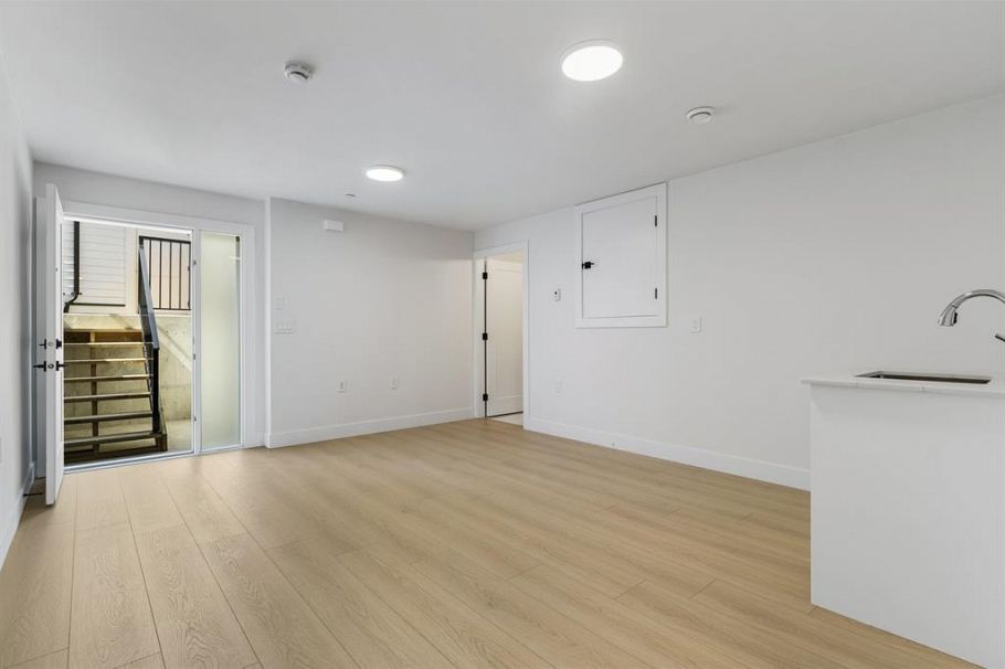 2 1243 Nootka Street Vancouver, BC - 28