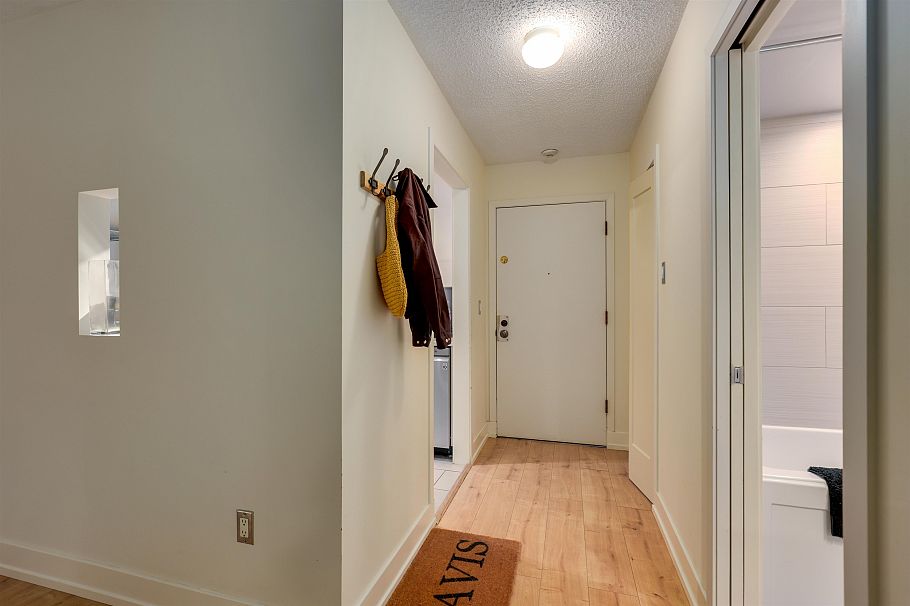 205 330 E 7th Avenue Vancouver, BC - 16