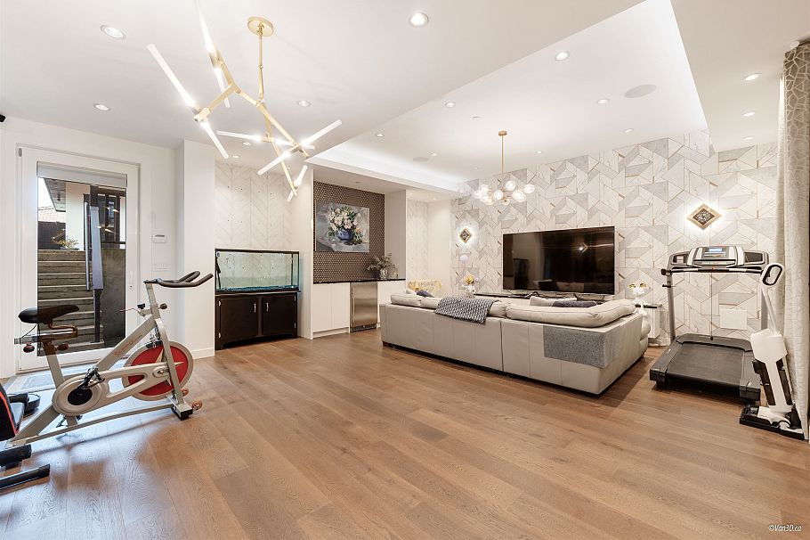 3781 W 24th Avenue Vancouver, BC - 32