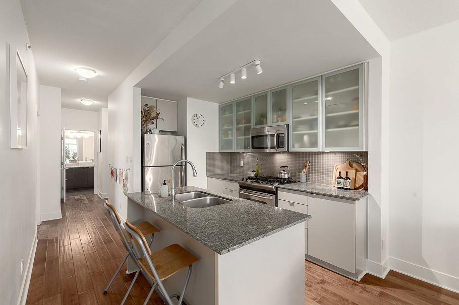 412 298 E 11th Avenue Vancouver, BC - 8