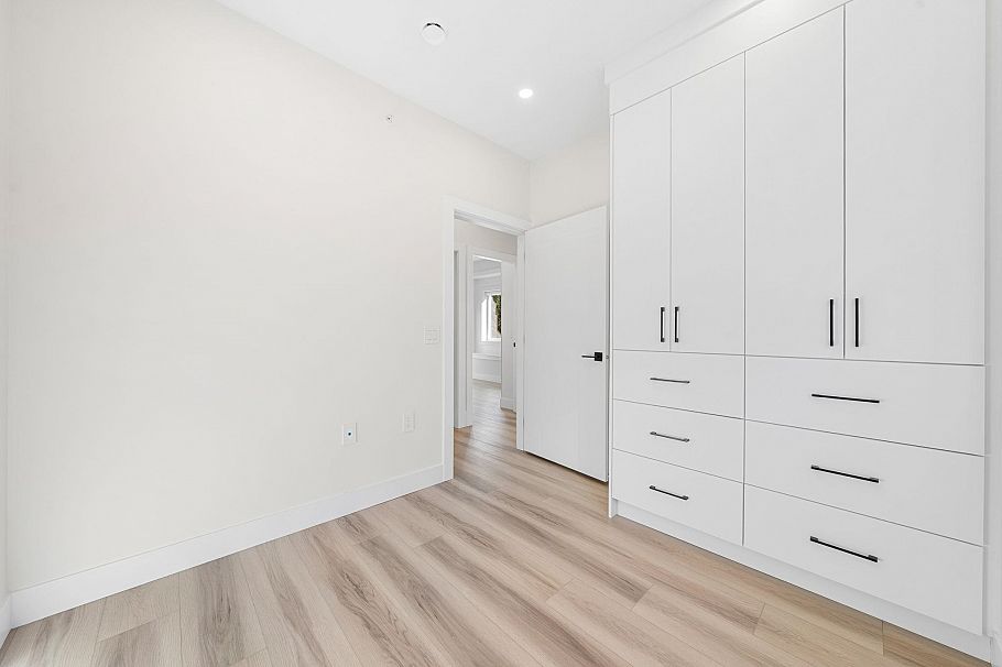 4318 Nanaimo Street Vancouver, BC - 24