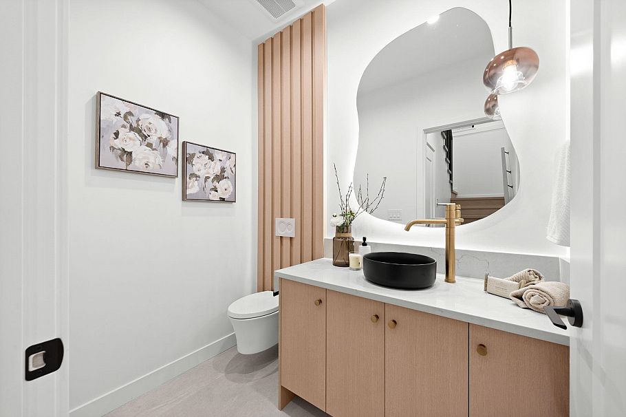 1 2247 Parker Street Vancouver, BC - 16