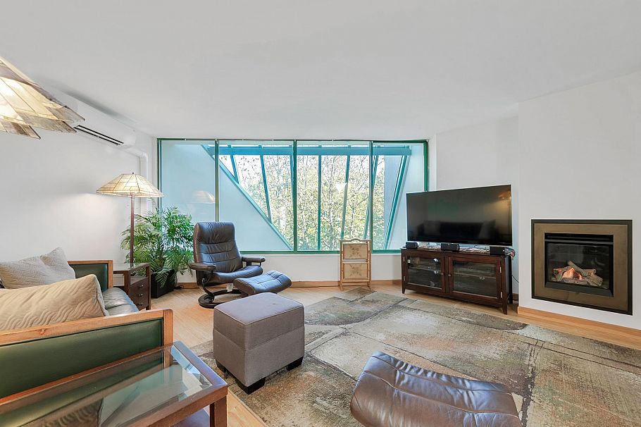 2217 Oak Street Vancouver, BC - 12