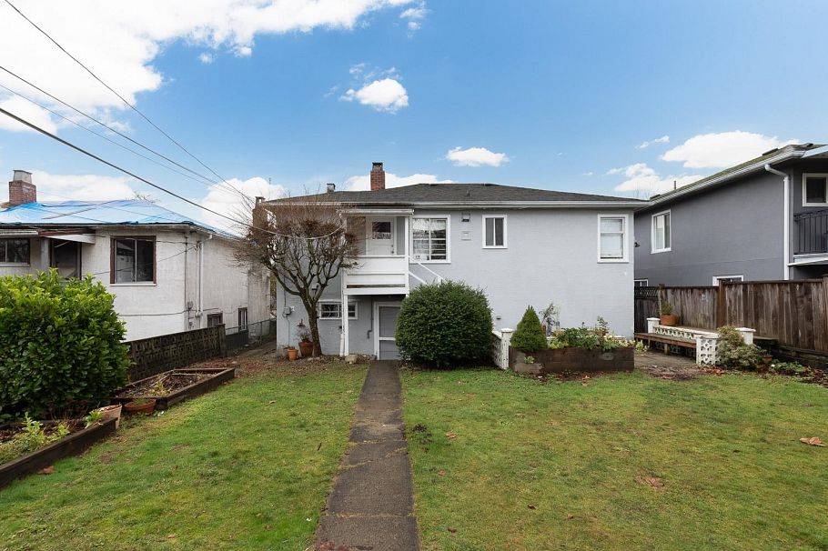 21 E 41st Avenue Vancouver, BC - 7