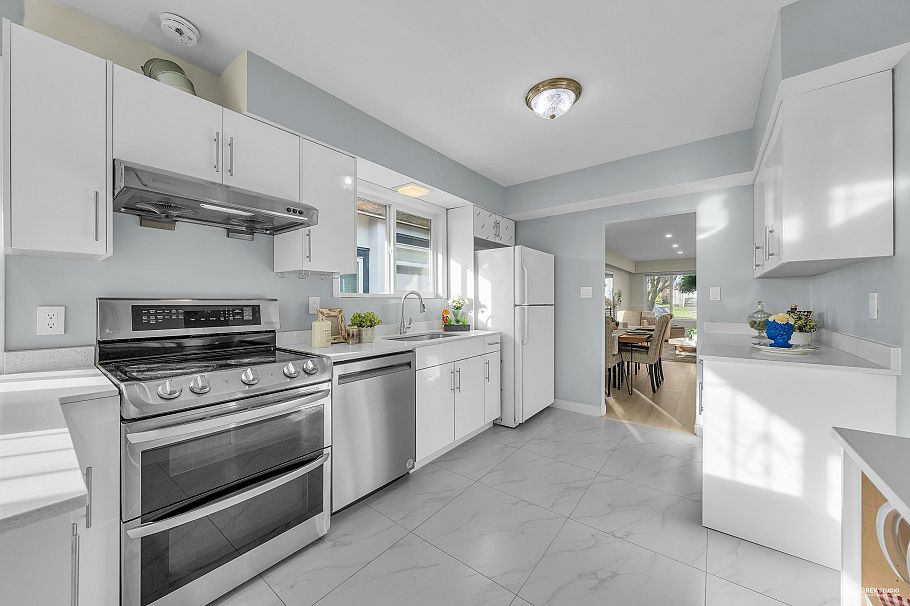 1362 E 60th Avenue Vancouver, BC - 10