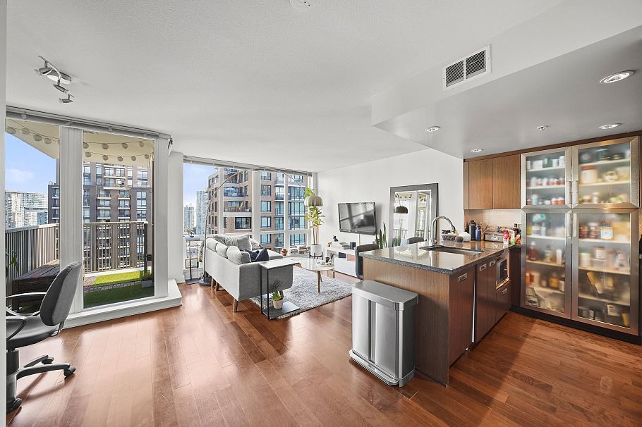 1708 1055 Richards Street Vancouver, BC - 1