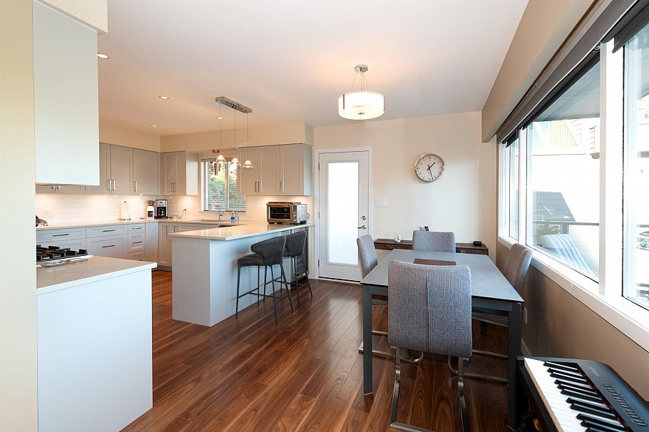 2341 Panorama Drive North Vancouver, BC - 10