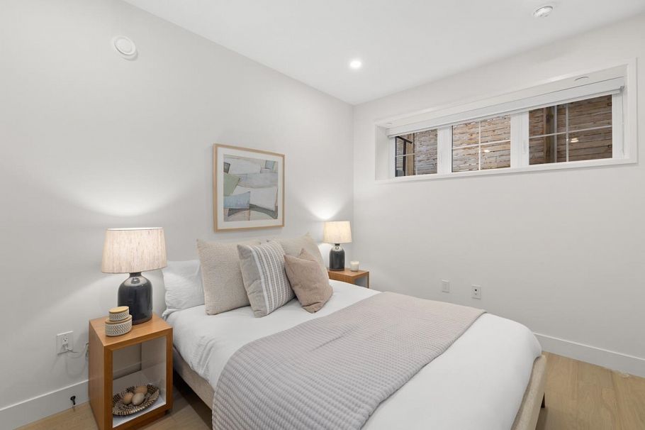 2432 W 49th Avenue Vancouver, BC - 13