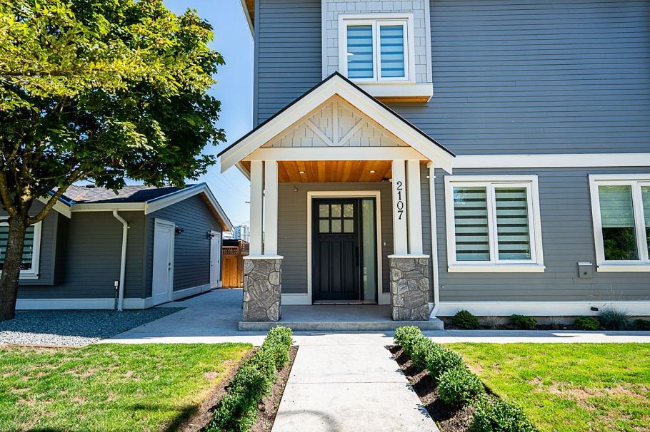 2103 E 33rd Avenue Vancouver, BC - 1