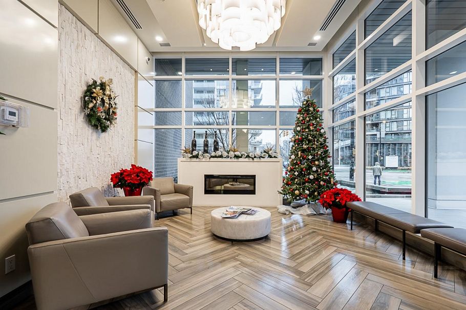 213 110 Switchmen Street Vancouver, BC - 4