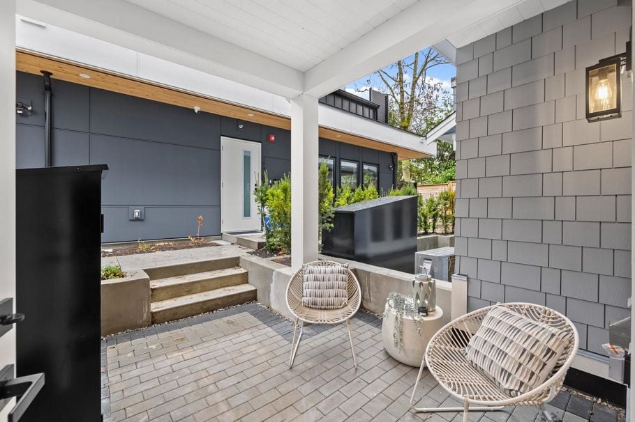 2432 W 49th Avenue Vancouver, BC - 16