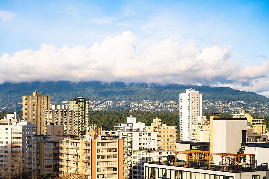 1403 1725 Pendrell Street Vancouver, BC - 5