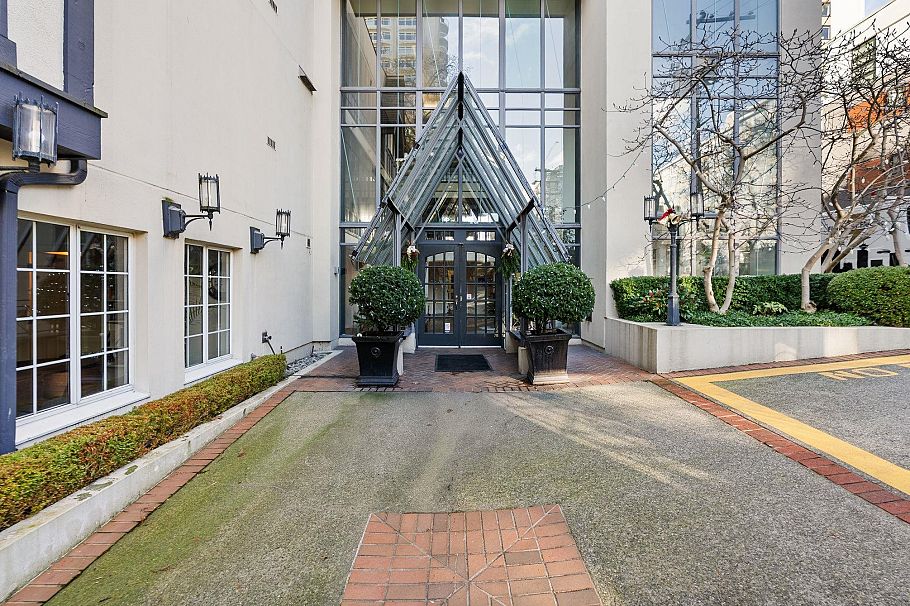 702 1311 Beach Avenue Vancouver, BC - 27