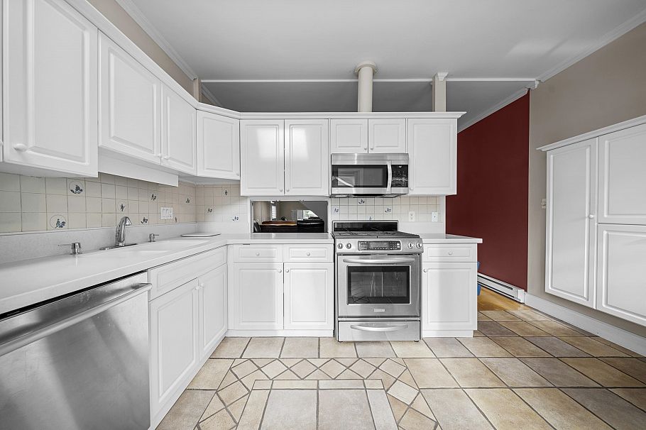 1928 W 13th Avenue Vancouver, BC - 15