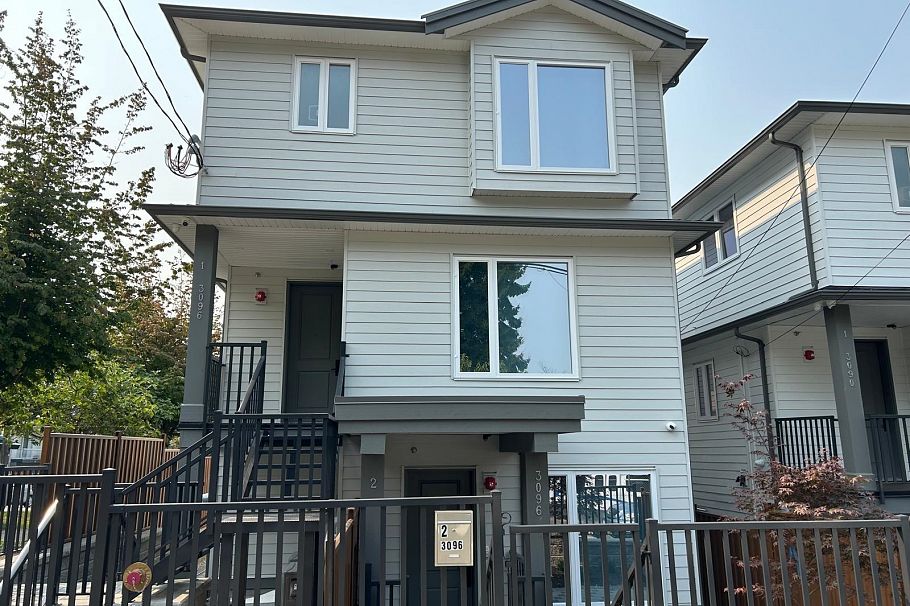 1 3096 Vanness Avenue Vancouver, BC - 1