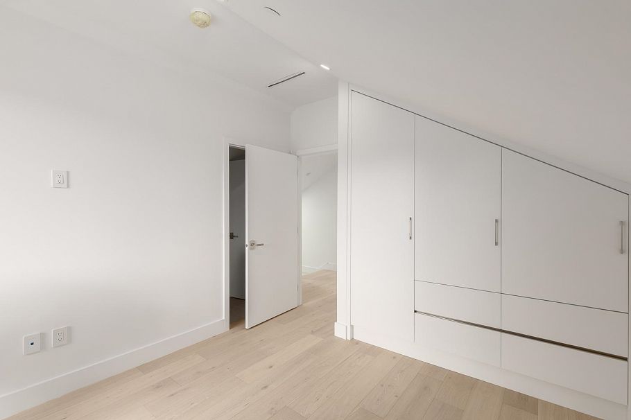 2 3186 W 11th Avenue Vancouver, BC - 15