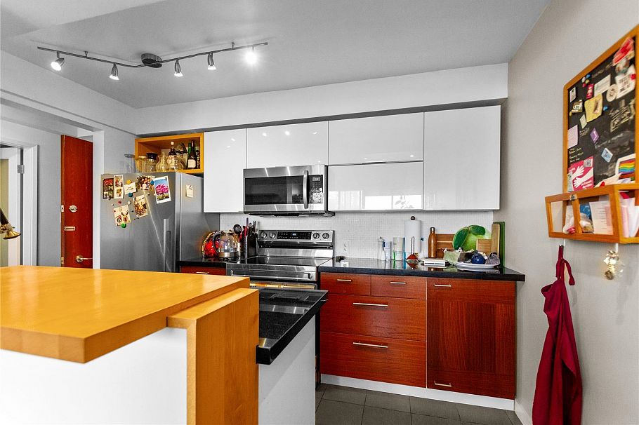 1205 1850 Comox Street Vancouver, BC - 14