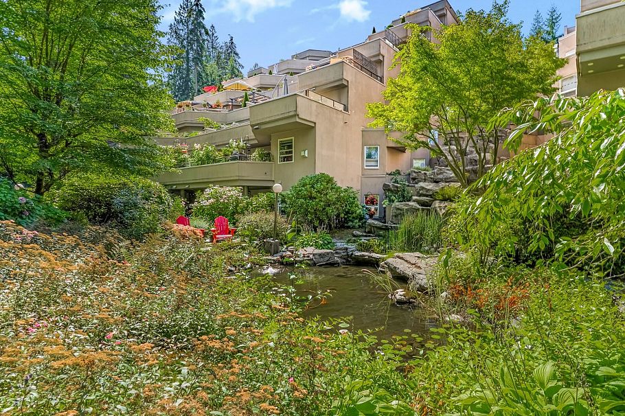 305 1500 Ostler Court North Vancouver, BC - 5