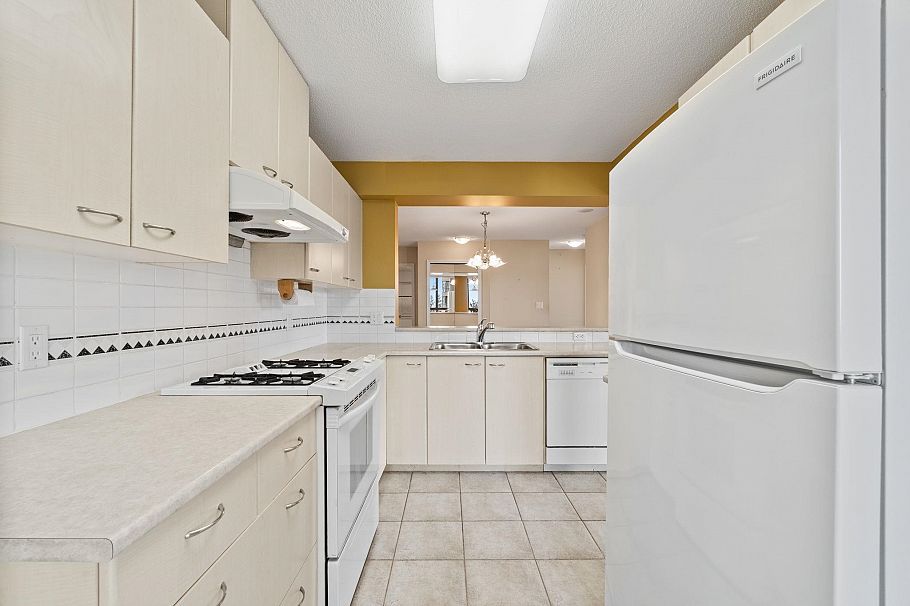 801 5848 Olive Avenue Burnaby, BC - 5