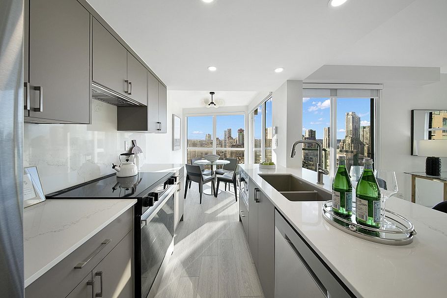 3309 939 Homer Street Vancouver, BC - 5