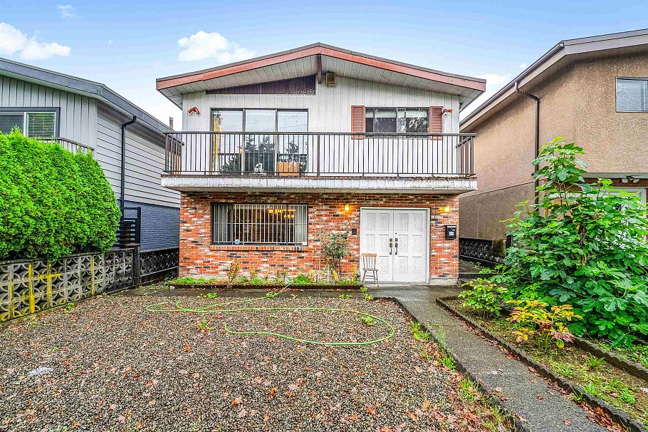 3112 E 1st Avenue Vancouver, BC - 1