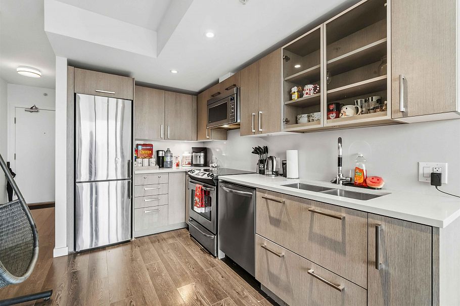 1108 933 E Hastings Street Vancouver, BC - 4