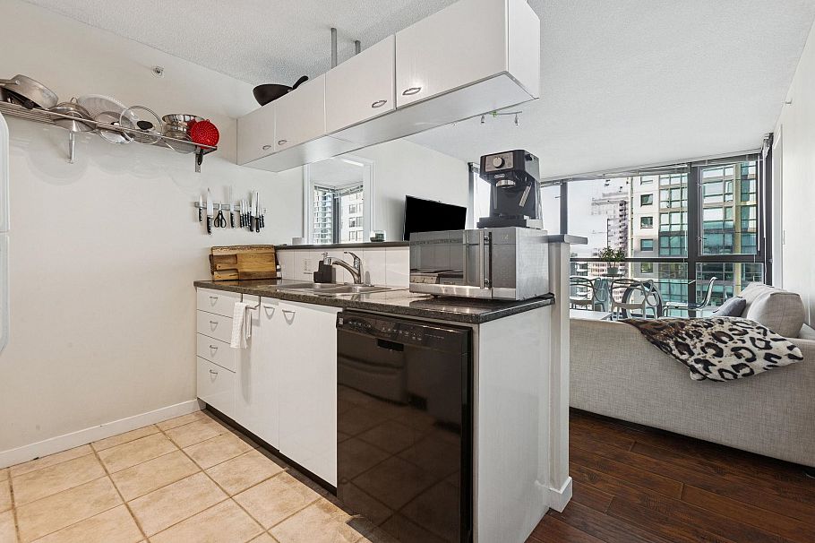 2007 1331 Alberni Street Vancouver, BC - 8