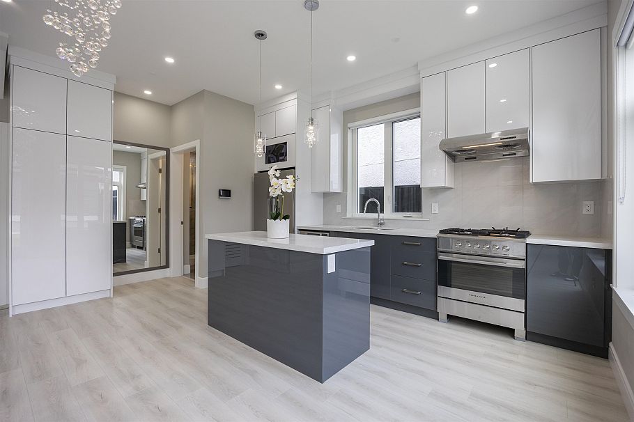 2 5808 Lanark Street Vancouver, BC - 9