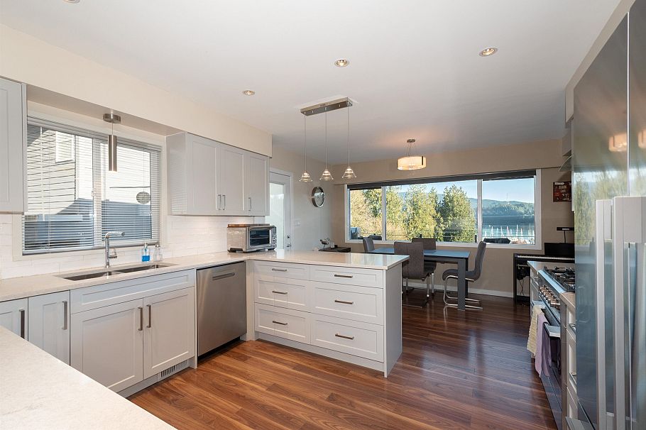 2341 Panorama Drive North Vancouver, BC - 16