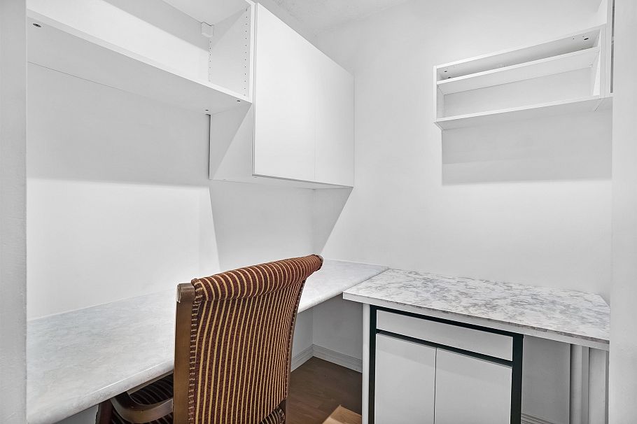 303 975 E Broadway Vancouver, BC - 22