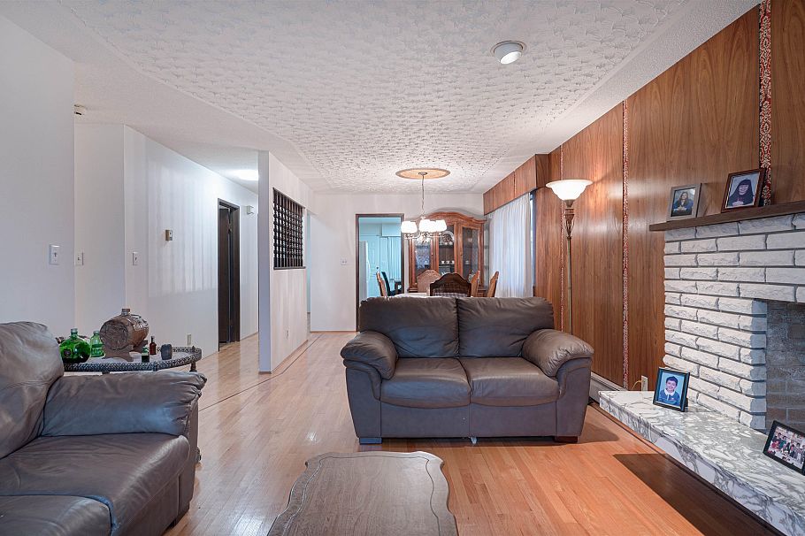 2628 E 8th Avenue Vancouver, BC - 12