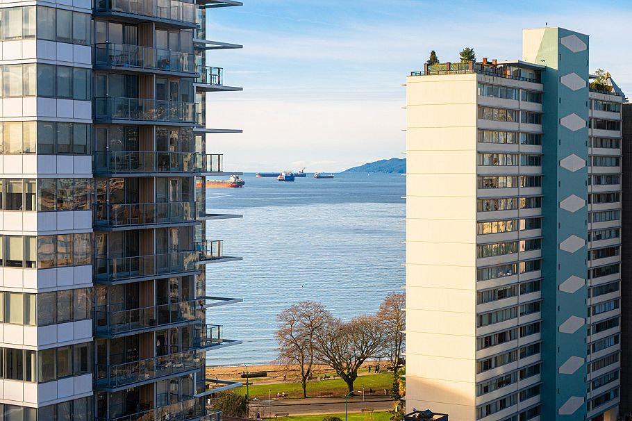 1403 1725 Pendrell Street Vancouver, BC - 4