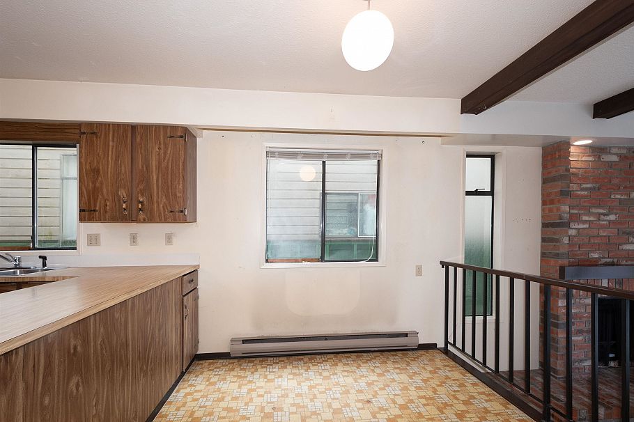 3812 W 24th Avenue Vancouver, BC - 10