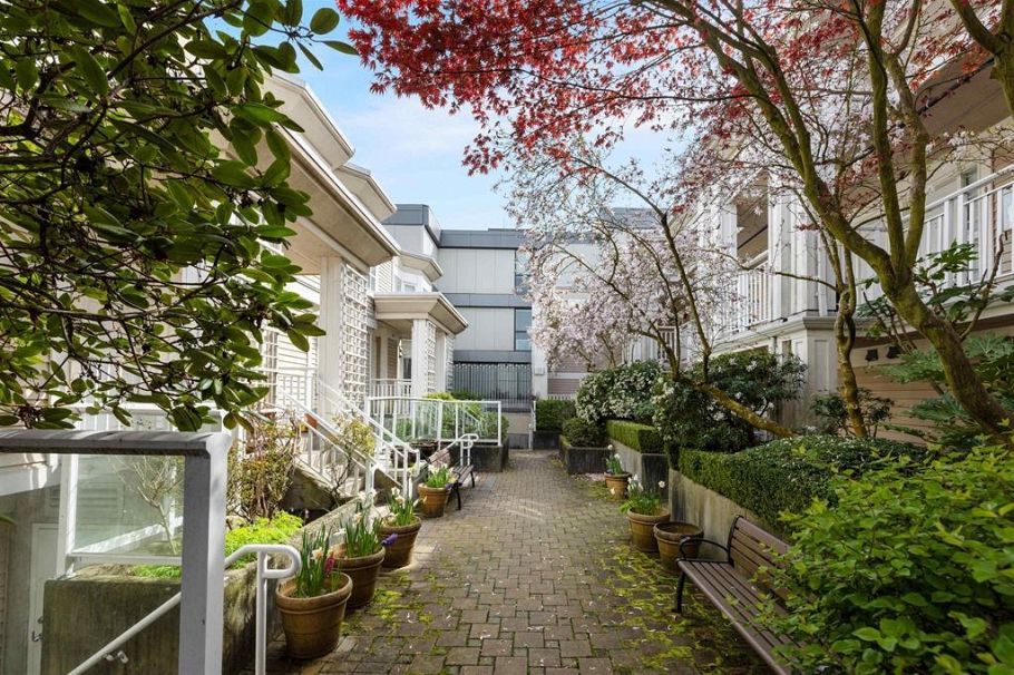 307 2545 W Broadway Vancouver, BC - 4